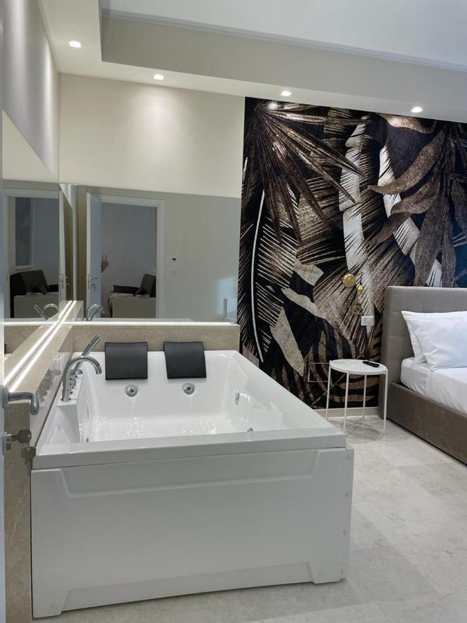 Suite 55 In Centro Trani Esterno foto