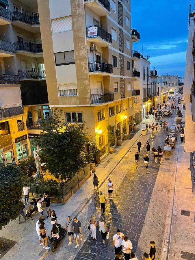Suite 55 In Centro Trani Esterno foto
